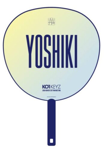 YOSHIKIの名前とシンボルマークが入ったKO1KEYZ 1ST FAN MEETINGのうちわ